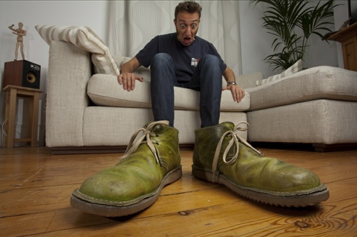 Incaltari care nu si-ar gasi prea usor un stapan