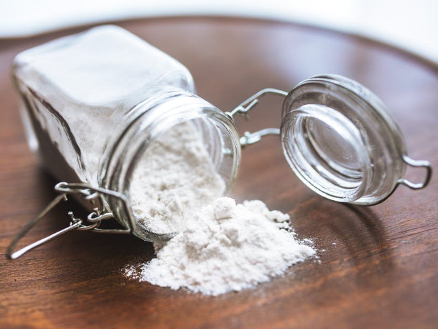 Foloseste bicarbonat de sodiu pentru trata eruptiile cutanate cauzate de caldura