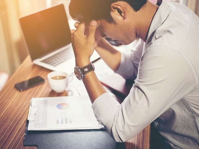 Nu admiti ca esti dependent de munca