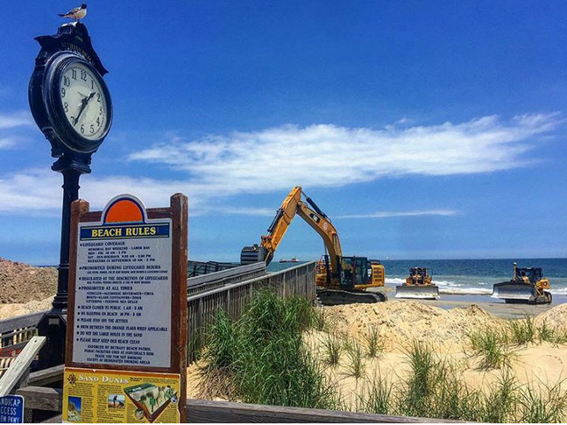 A luat o camera cu vedere spre Ocean. Aceasta este privelistea de care a avut parte un cuplu, in concediu