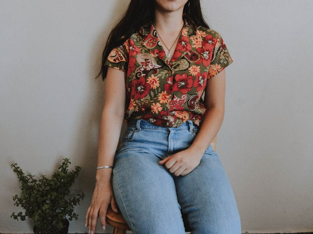 Porti haine cu imprimeuri