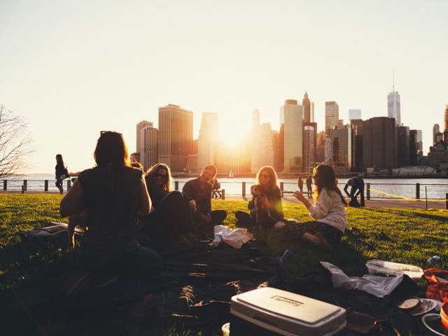 Nu-ti uita prietenii si familia