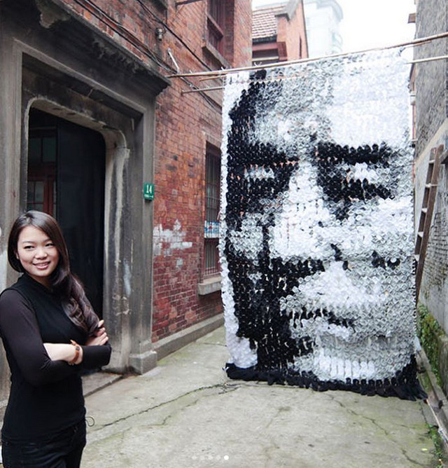 Portret facut din 2.000 de sosete