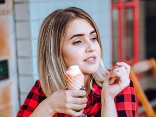 Inghetata cu gust de apa de trandafiri