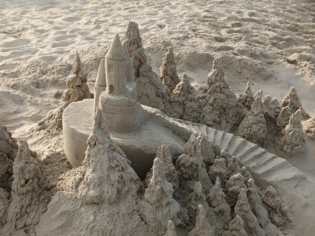 Construieste un castel din nisip