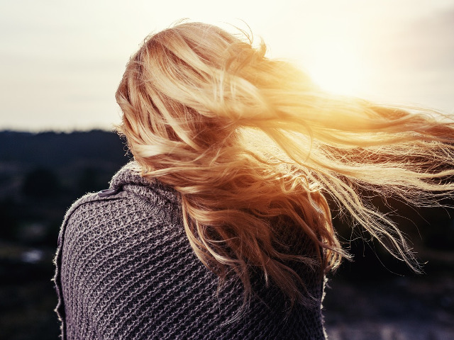 Ai putea sa-ti apreciezi parul mai mult