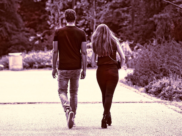 Persoanele care merg incet sunt mai atente