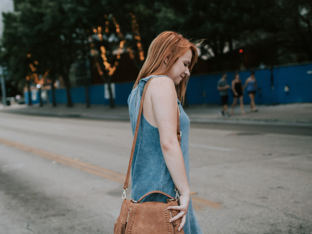 Persoanele anxioase tind sa mearga inclinate spre stanga