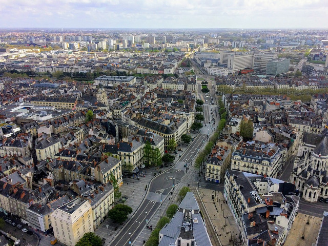 Nantes, in loc de Paris