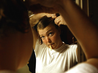 Incerci sa coafezi tot parul deodata