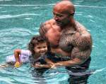 The Rock Johnson are doua fetite: Jasmine si Tiana. Pe Instagram posteaza foarte des imagini cu familia sa