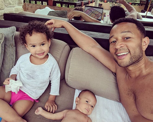 John Legend, alaturi de cele mai dragi persoane