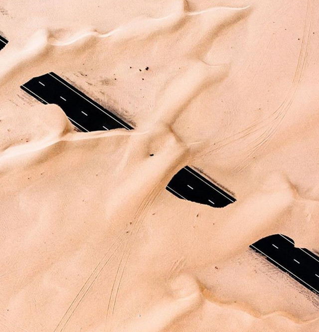 Furtuna de nisip a acoperit o strada din Dubai