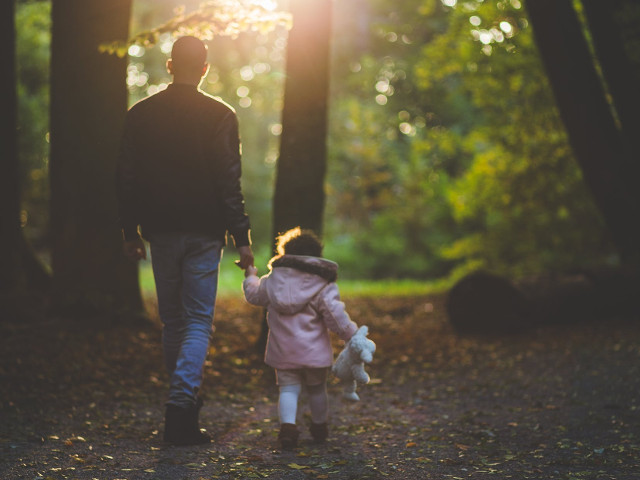 Regula 2: Nu ignora educarea copiilor prin imitatie, memorare, atingere si miscare