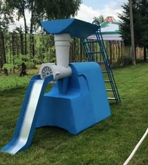 O masina de tocat... mai mare