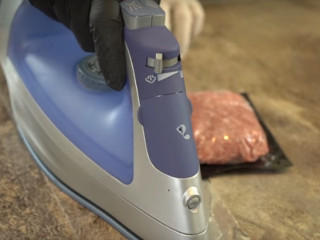 Sigileaza pungile cu alimente