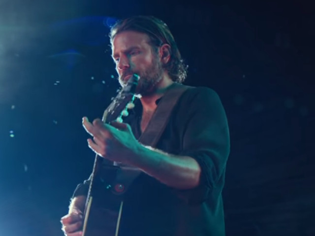 Bradley Cooper, debut regizoral si... in muzica