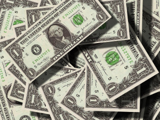 Evazionisti care au vandut o pictura falsa pentru 1,7 milioane de dolari au fost platiti cu bani falsi