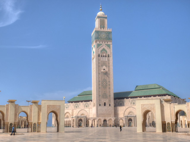 Moscheea cu cel mai mare minaret din lume si cea mai mare din Africa