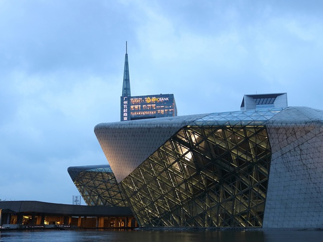Bijuterie arhitecturala a cunoscutei arhitecte Zaha Hadid