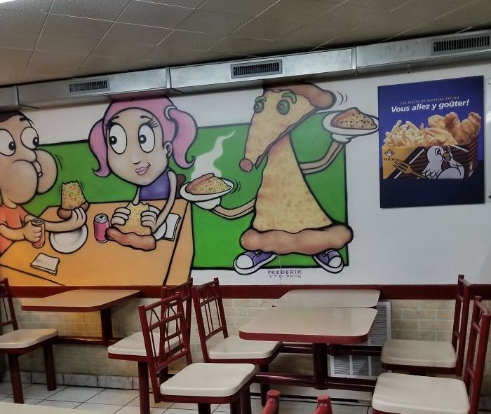 Pizza servita de o felie de... pizza