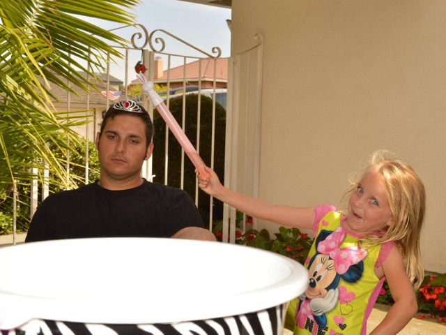 Cam asa s-ar rezuma viata de tata singur