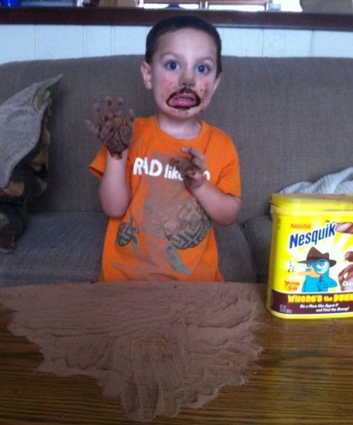 O cutie de Nesquik lasata afara si un copil cu imaginatie