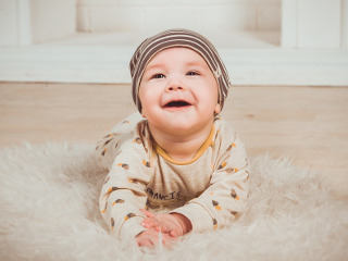 Bebelusii au mai multe oase decat adultii