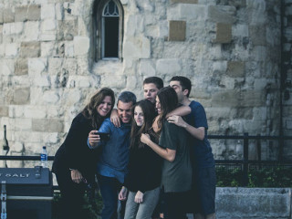 Ai propriile interese si prieteni