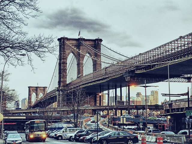 Unul dintre cele mai vechi poduri suspendate din Statele Unite