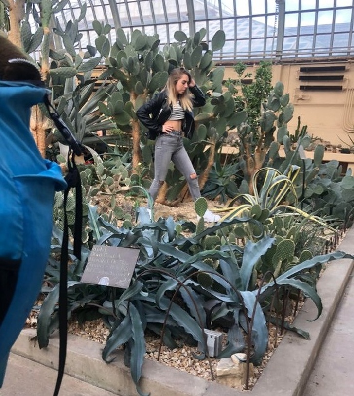 Persoanele care fac poze si in locurile in care acest lucru este interzis