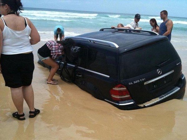 Atunci cand vrei sa parchezi pe plaja