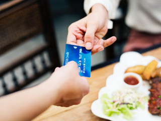 Platesti oamenii sa faca lucruri pentru tine