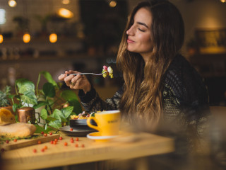 Mananca inainte de a pleca undeva