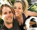 Actrita Kaley Cuoco s-a casatorit cu Karl Cook, fiul unui miliardar