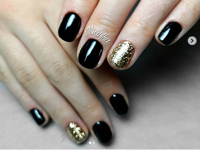 Si in varianta cu auriu