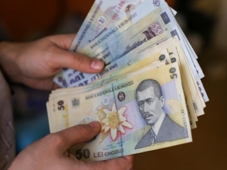 Interdictie: nu se cheltuie bani