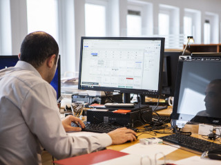 Foarte mult timp petrecut in fata calculatorului