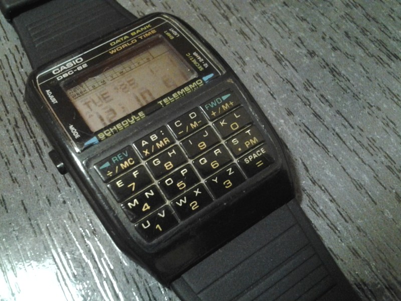 Ceas de mana cu calculator