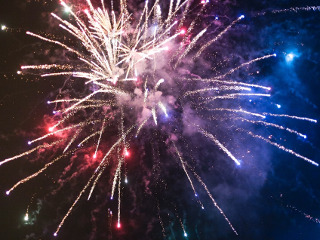 Artificii pe toata durata sarbatorii