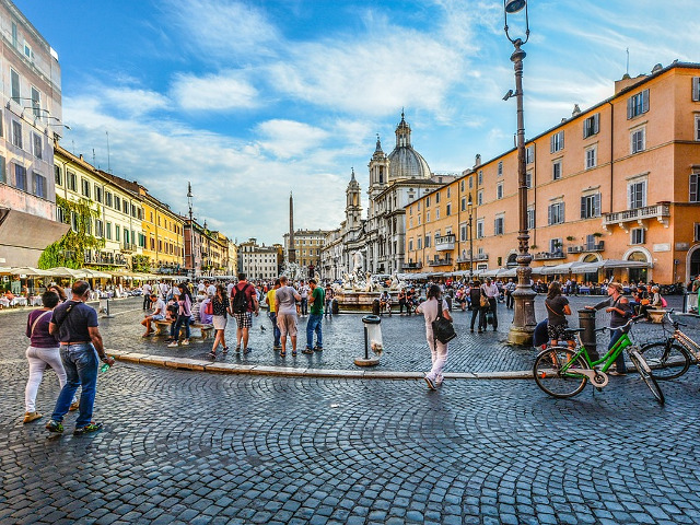 Piata amplasata pe locul fostului Stadion al lui Domitian