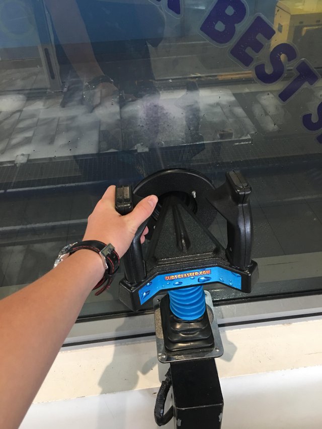 O spalatorie are "arme" cu bule de sapun, pentru copii