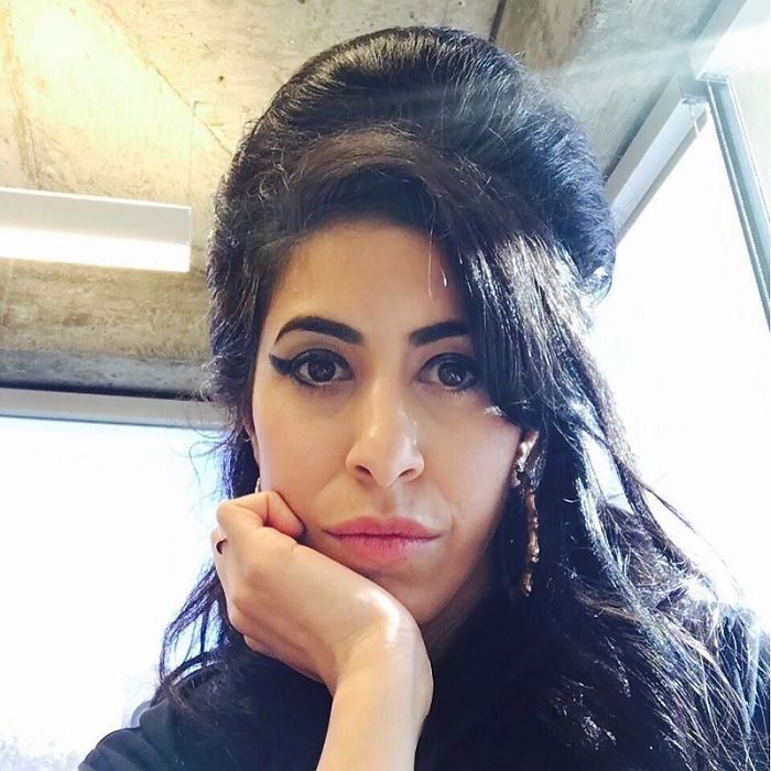 O sosie a regretatei Amy Winehouse