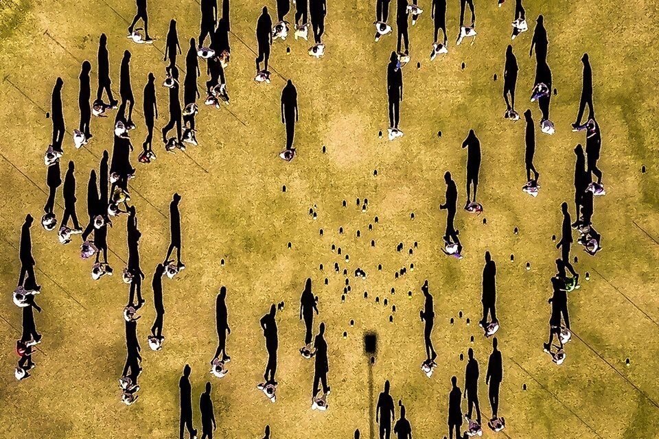 O imagine facuta cu drona pare un tablou suprarealist