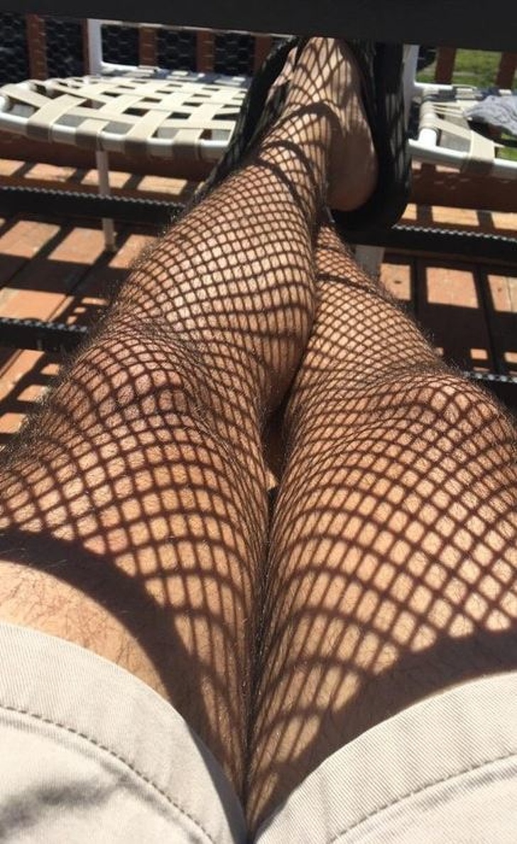 Umbra unei mese a "tesut" dresuri cu model