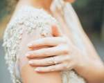 Inelul de logodna purtat pe al 4-lea deget