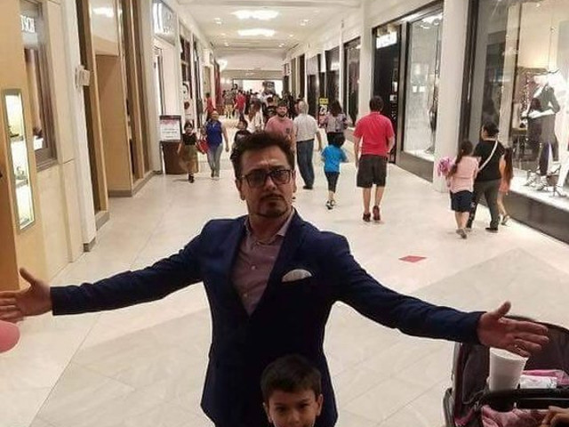 Robert Downey Jr. intr-un mall din Texas?