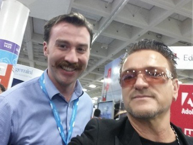 Un barbat care a crezut ca s-a intalnit cu Bono la Dreamforce 2013