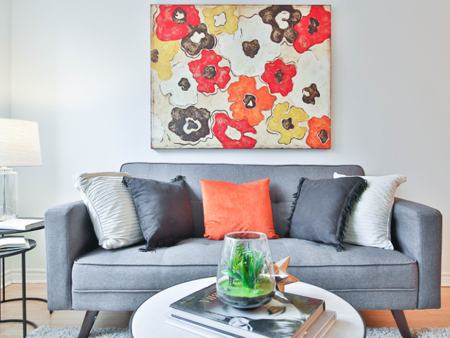 Atarna tablourile la inaltimea potrivita