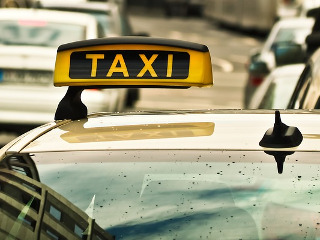 In urmarire cu taxiul